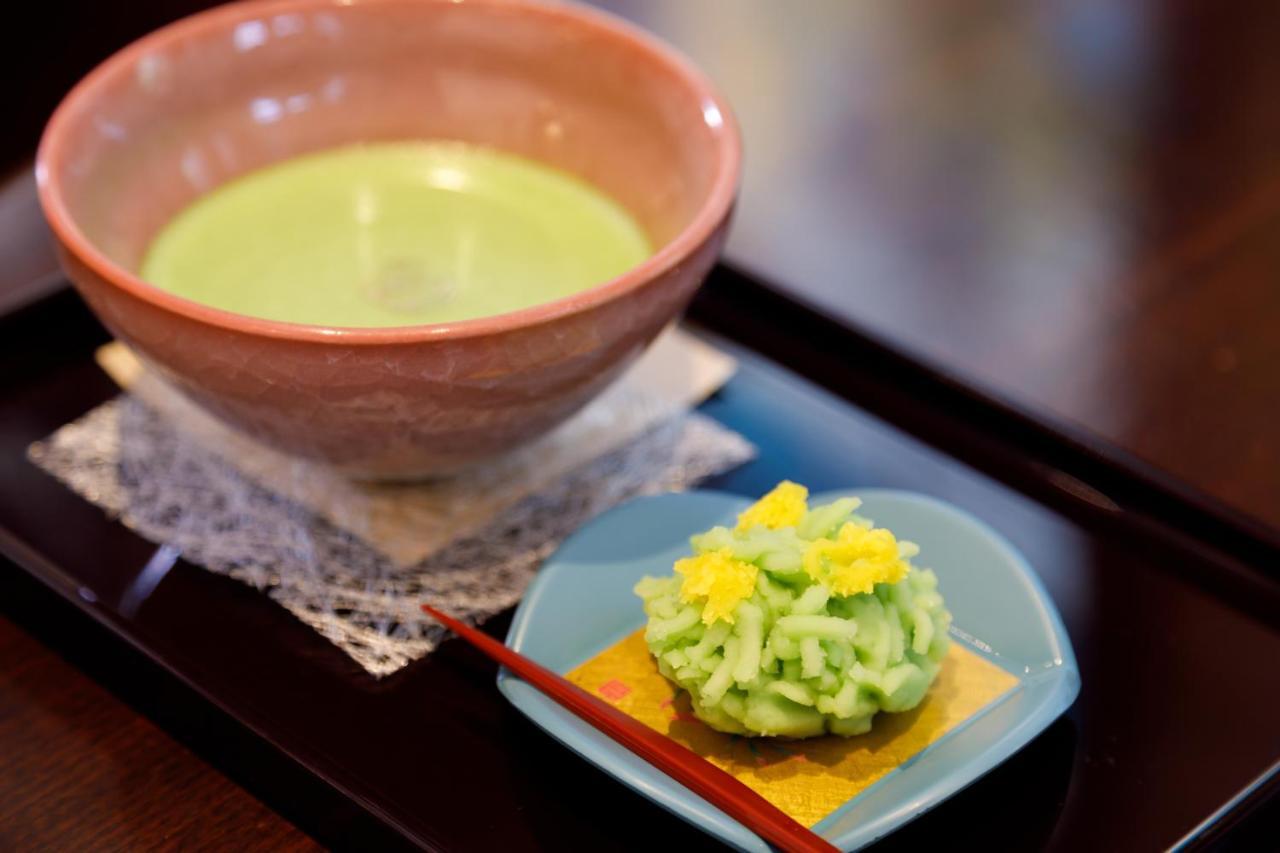 Hotel Hakuchoro Sanraku -natural Hot Spring-